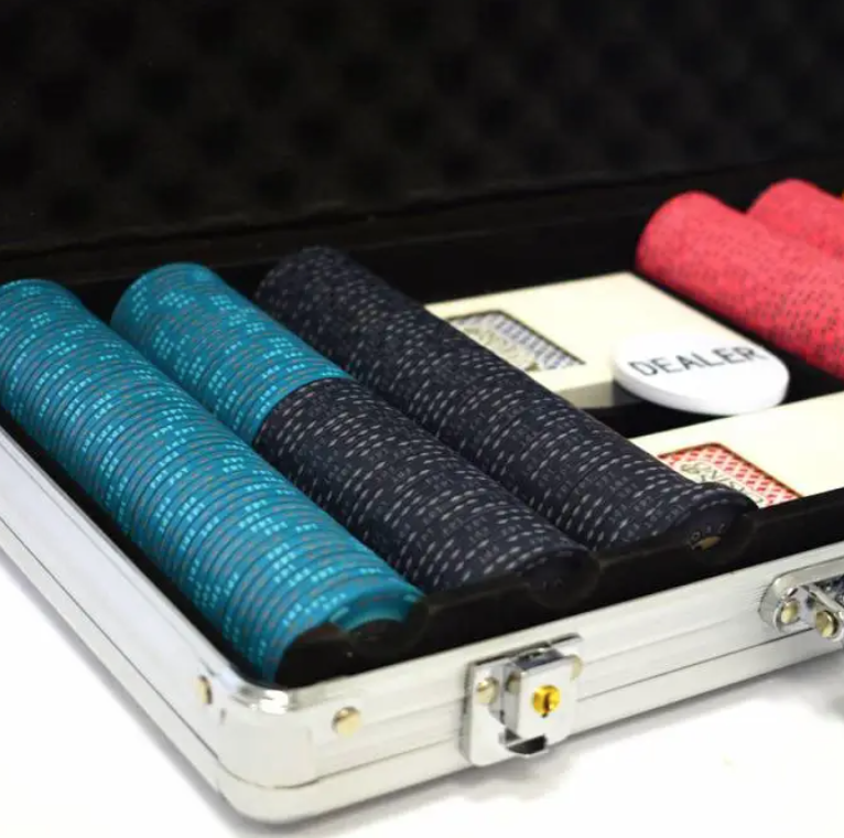 Mallette de 300 jetons de poker "FRENCH POKER TOUR" - en céramique 10 g