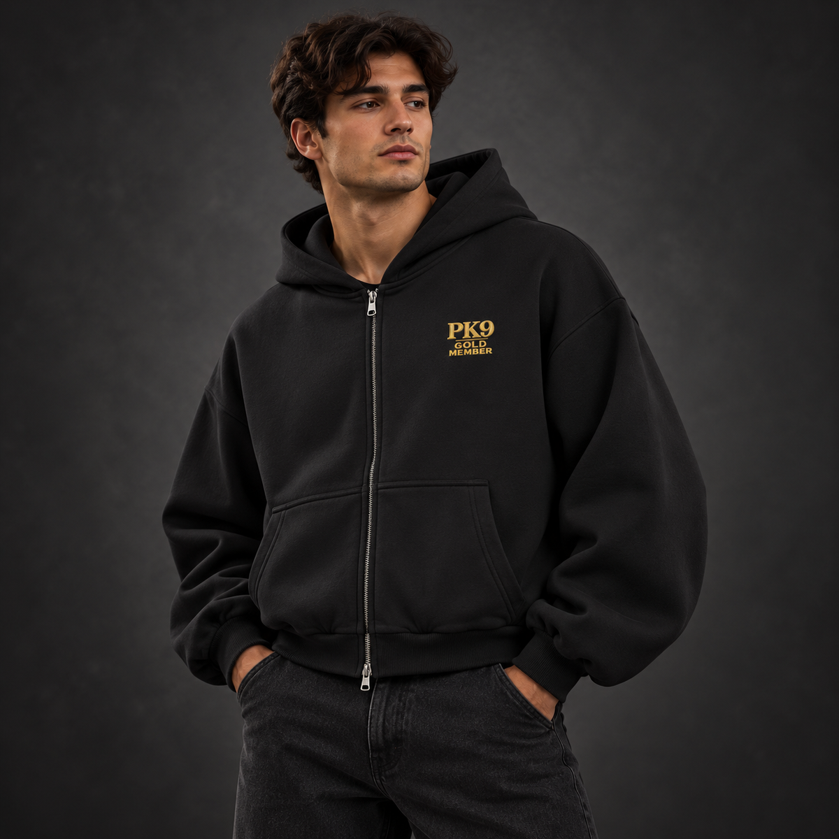 PK9 Gold Member — zipper noir — vue 4, visuel de présentation généré par IA