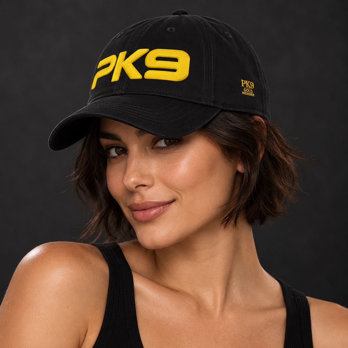 PK9 Gold Member — casquette Black Gold — vue 5, visuel de présentation généré par IA