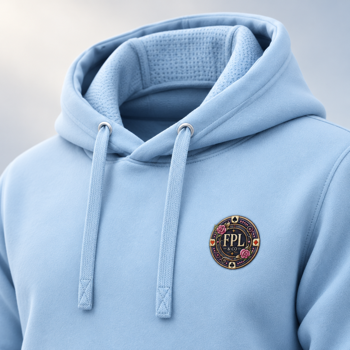 Hoodie Grinder Deluxe FPL × PK9 bleu ciel — visuel e-commerce 9 sur 10