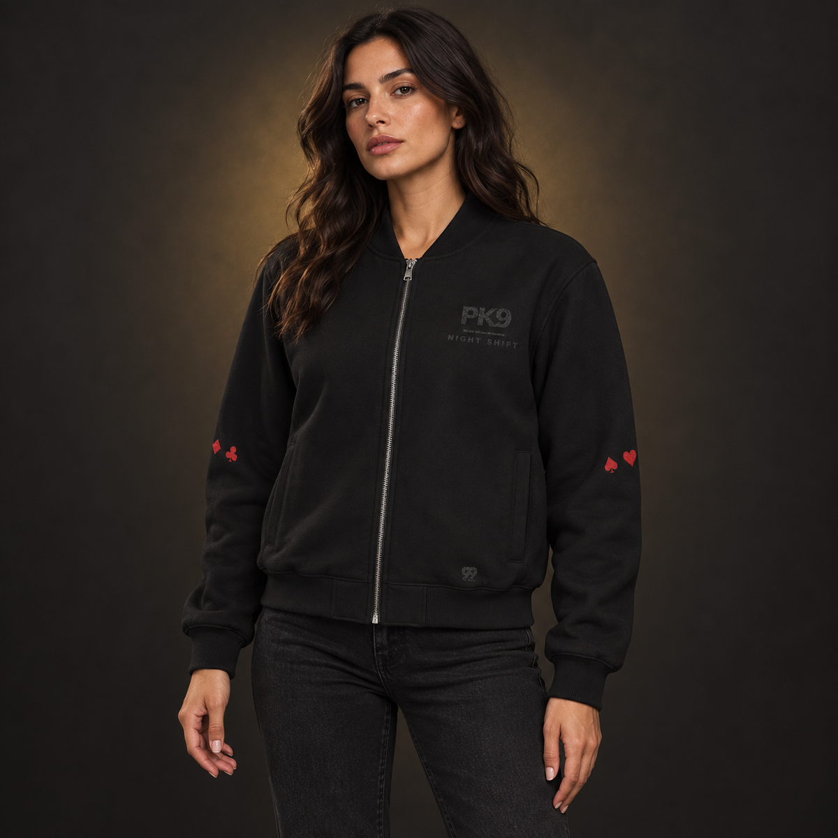 Bomber PK9 Night Shift 09 noir porté par une femme — vue trois-quarts
