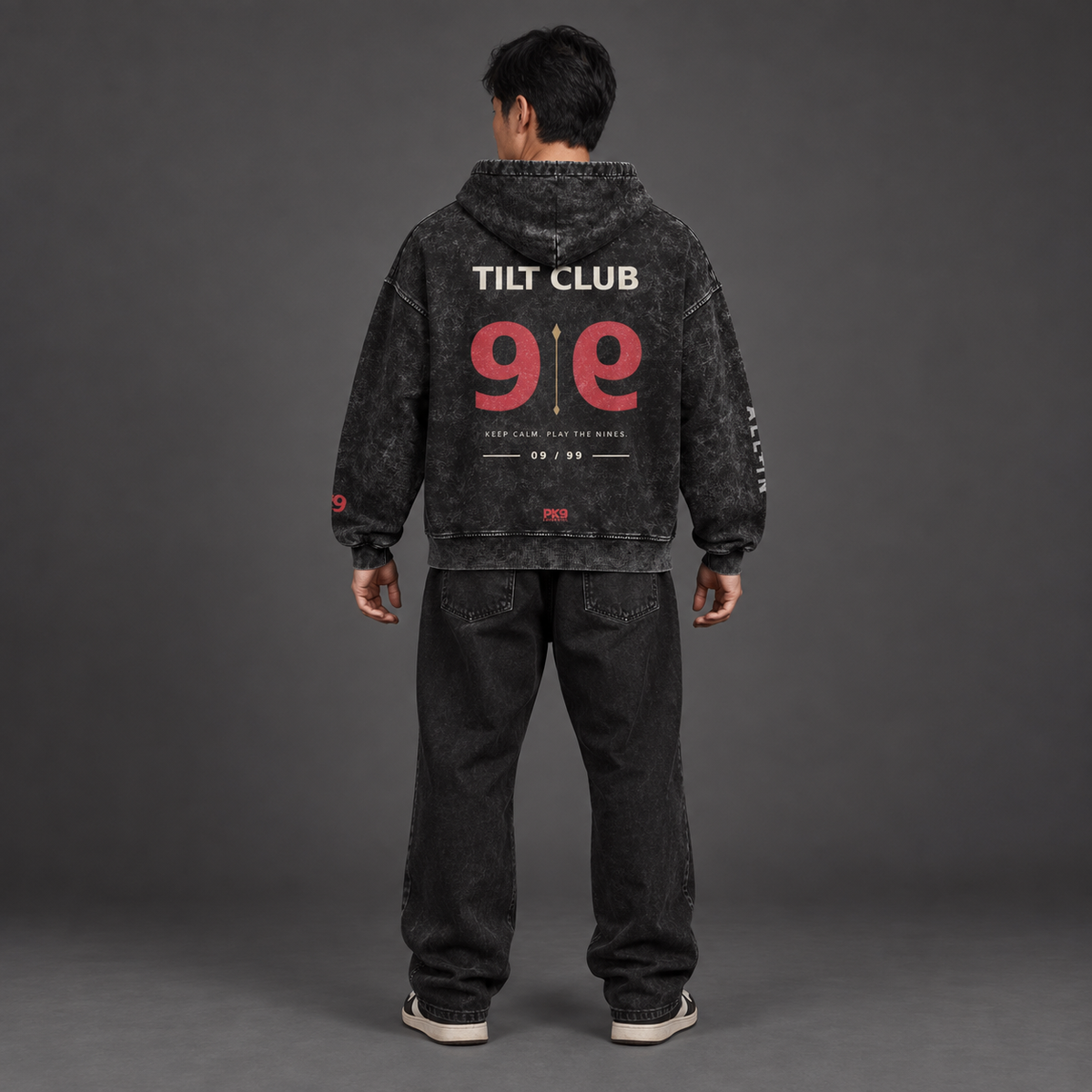 Hoodie PK9 TILT CLUB 09/99 porté par un homme, grand motif dos