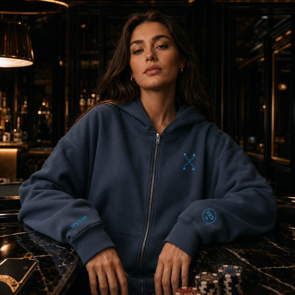 Private Table 09 – femme au bar privé