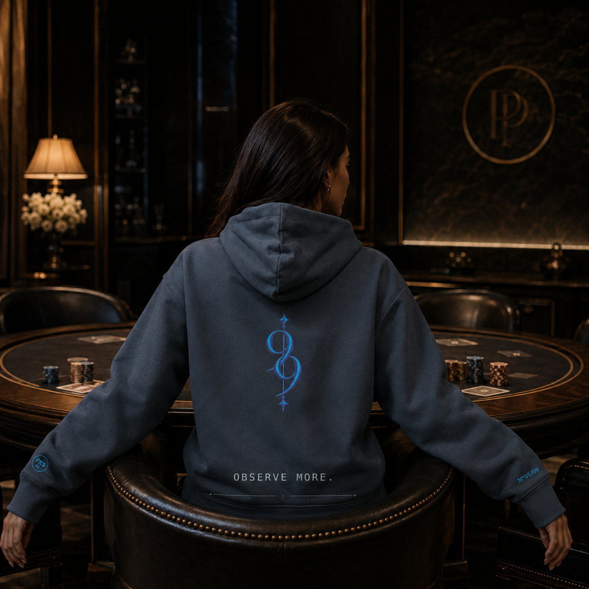 Private Table 09 – femme de dos à la table privée